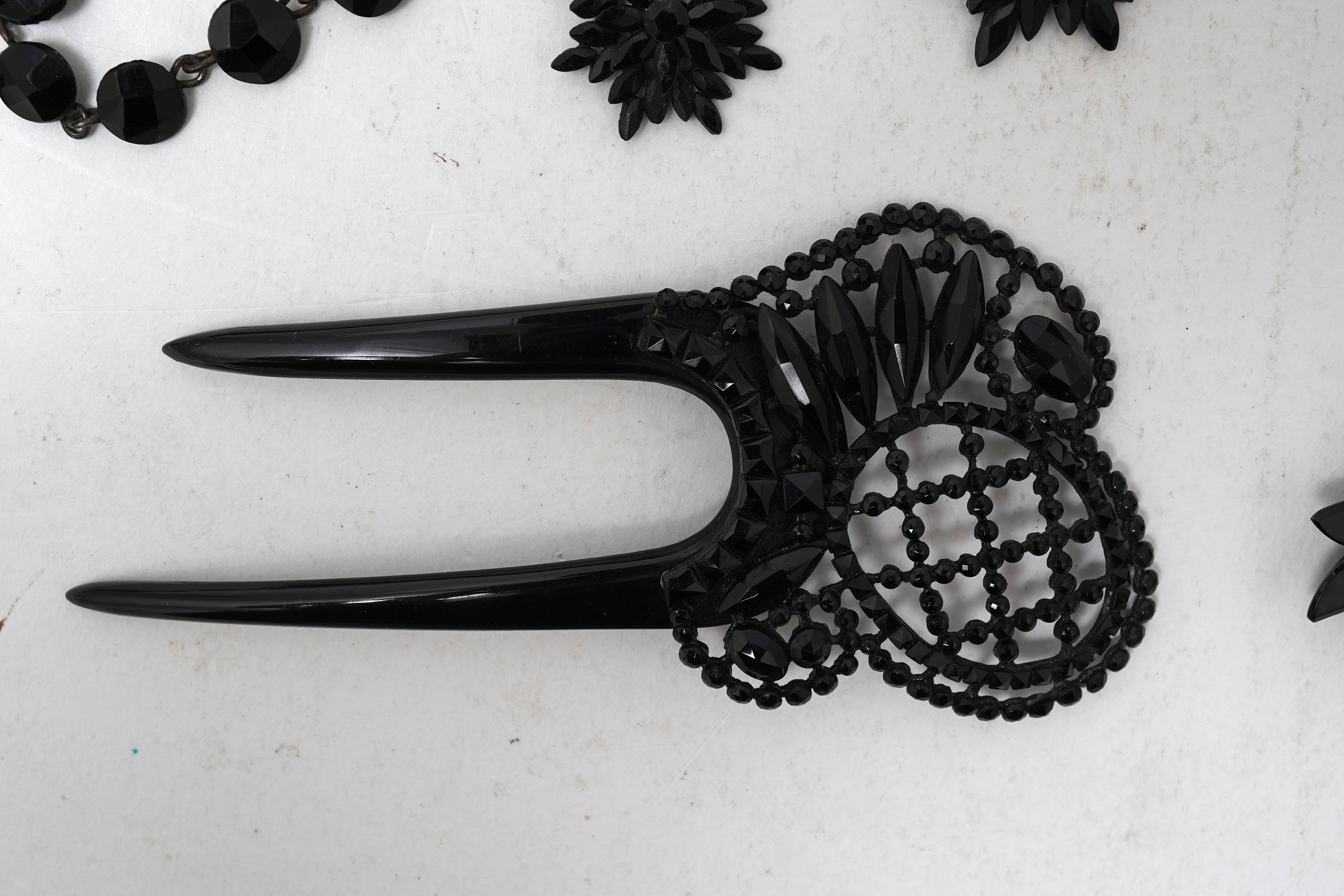 A group of simulant jet jewels, 19th century/early 20th century